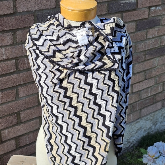 Minnie Rose chevron knit poncho - Picture 7 of 7